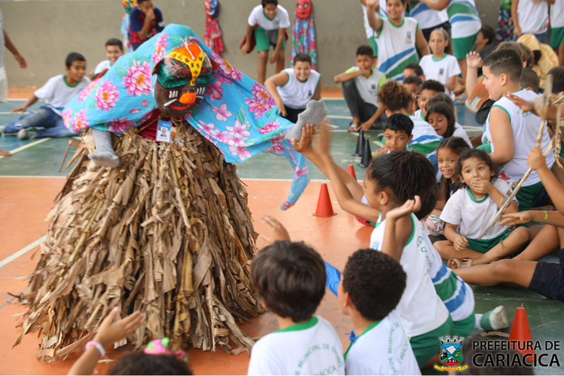 Alunos de escola de Cariacica têm aulas sobre personagem ícone da cidade