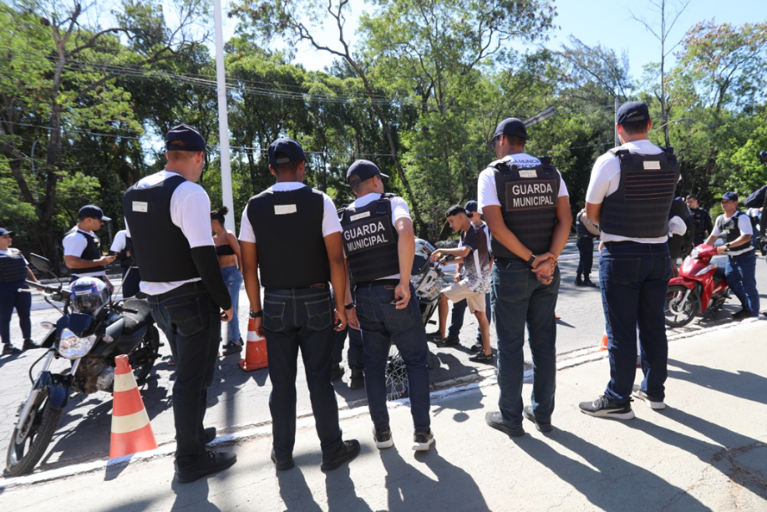 Alunos aprovados na Guarda de Cariacica realizam blitz na descida da Segunda Ponte