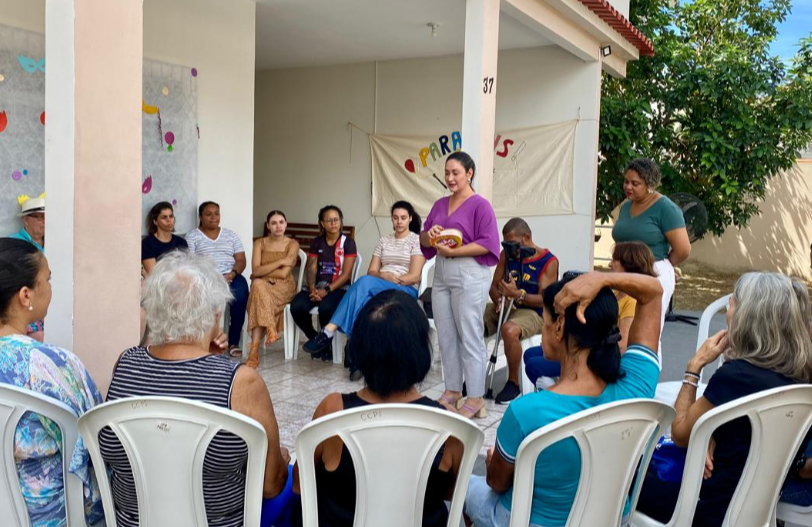 Roda de conversa promove empoderamento de mulheres no Centro de Convivência para a Pessoa Idosa 