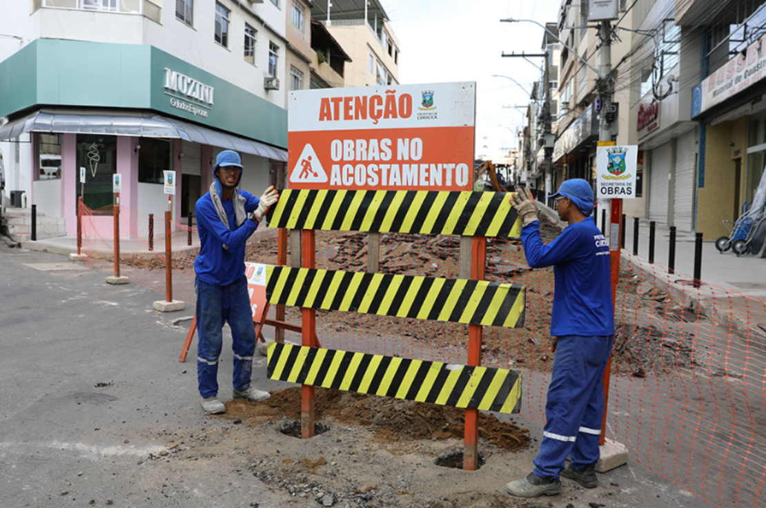 Trânsito alerta motoristas sobre riscos ao furar bloqueios na Avenida Jerusalém