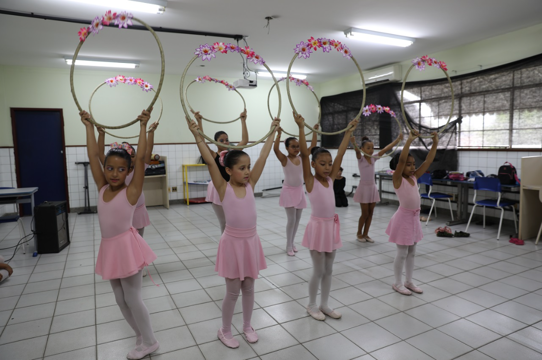 Cariacica encerra ano letivo com Mostra de Dança e Teatro