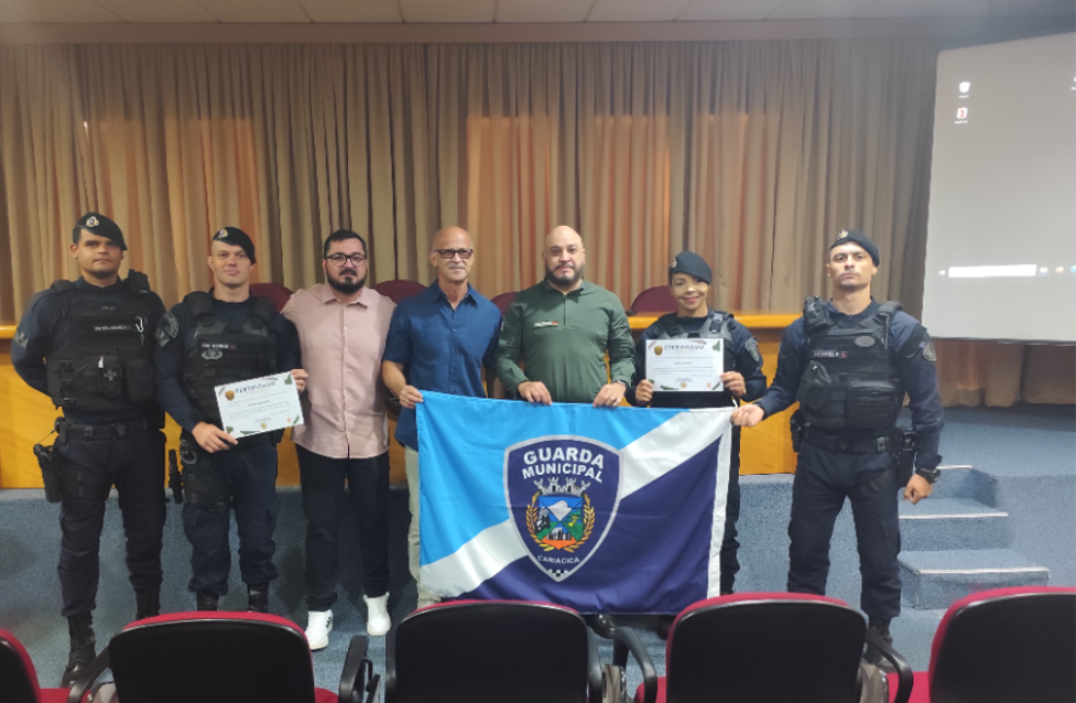 Guardas municipais recebem certificação em curso de Condução de Cão Policial 
