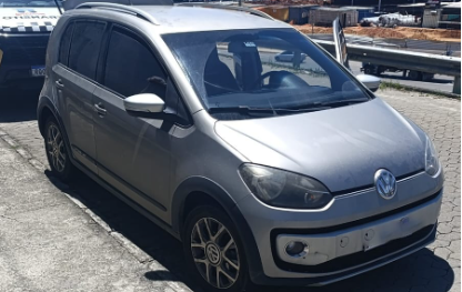 Agentes de trânsito recuperam veículo furtado com auxílio do cerco eletrônico