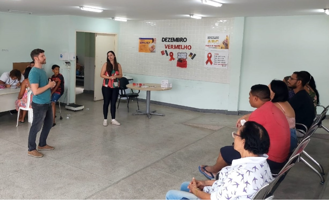 Dezembro vermelho: unidade de São Francisco realiza ação de conscientização com a comunidade