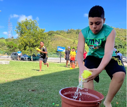 Último dia da Colônia de Férias tem brincadeiras refrescantes no Parque O Cravo e a Rosa