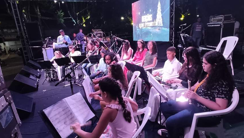 Natal e Luz Cariacica: domingo (24) tem orquestra de flautas na Vila de Natal