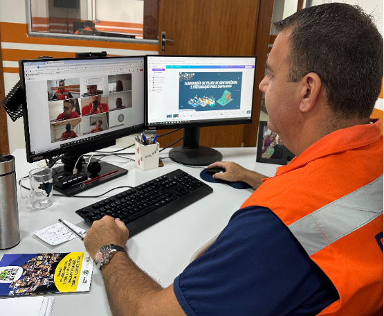 Defesa Civil de Cariacica ministra capacitação para oficiais do Corpo de Bombeiros da Bahia e Alagoas