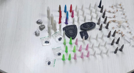 Com ajuda de cão farejador, Guarda de Cariacica localiza drogas no bairro São Geraldo