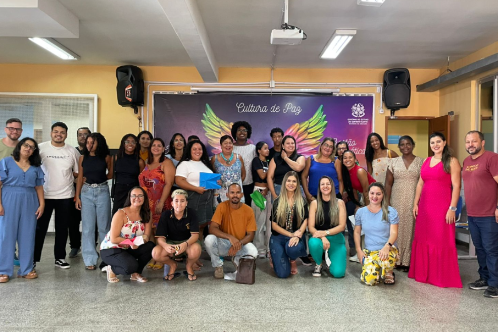 Volta às aulas: professores são recepcionados nas escolas da rede municipal 