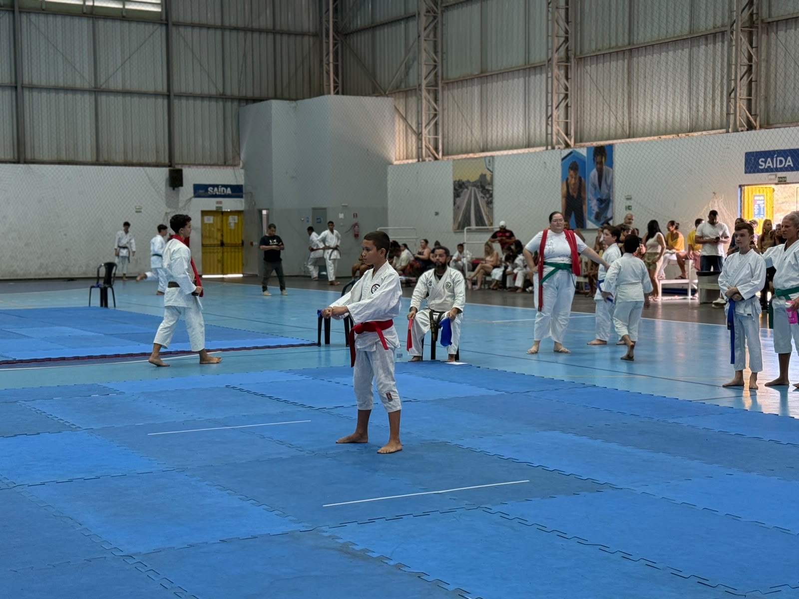 Cerca de 60 atletas participam do 1º Campeonato Capixaba de Karatê em Cariacica