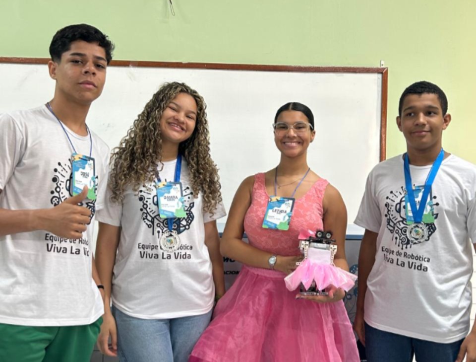 Robô bailarina encanta e leva alunos de escola municipal à etapa nacional da Olimpíada Brasileira de Robótica