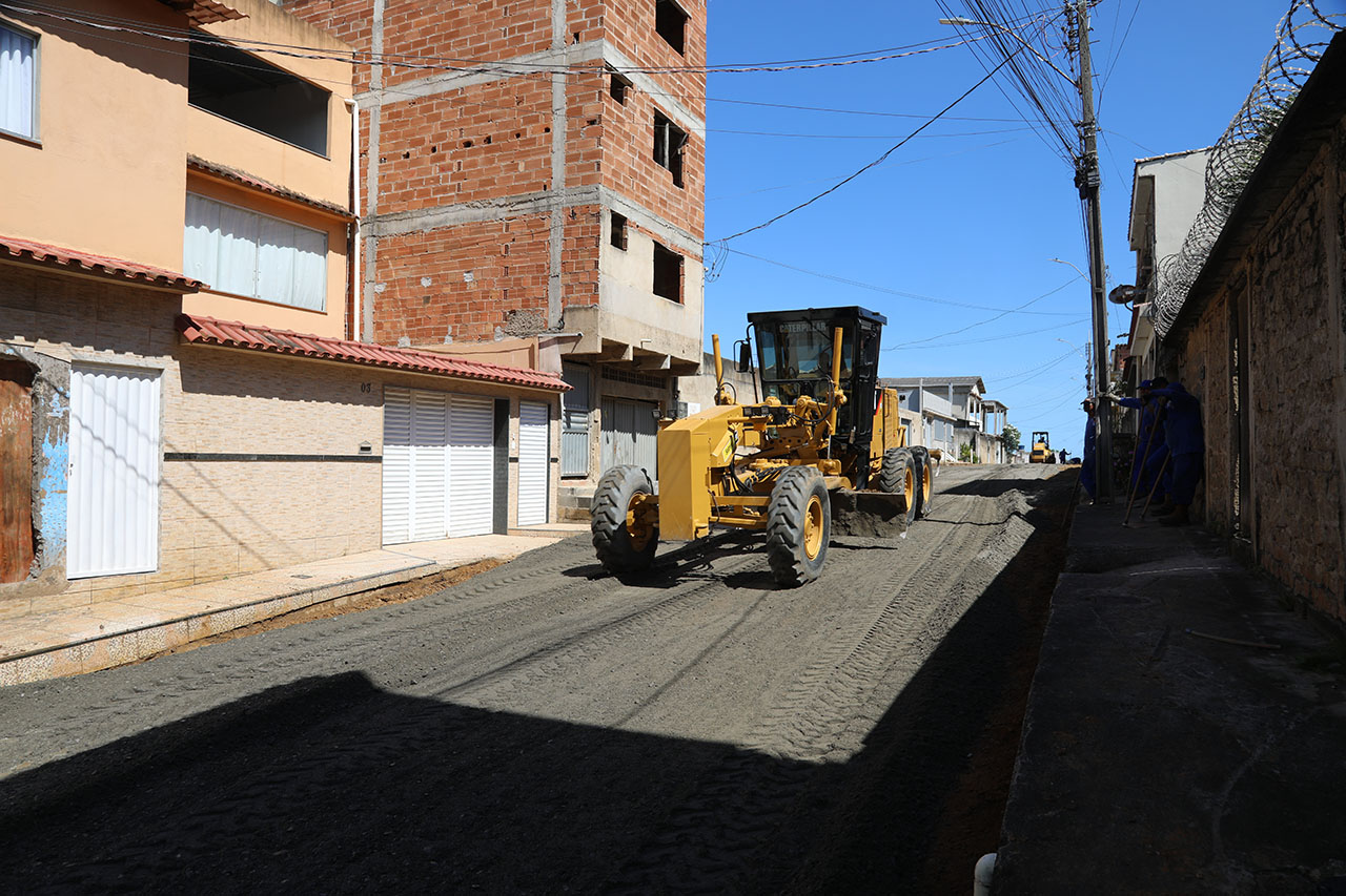 Pavimentação em diversas vias leva melhorias na mobilidade em Campina Grande