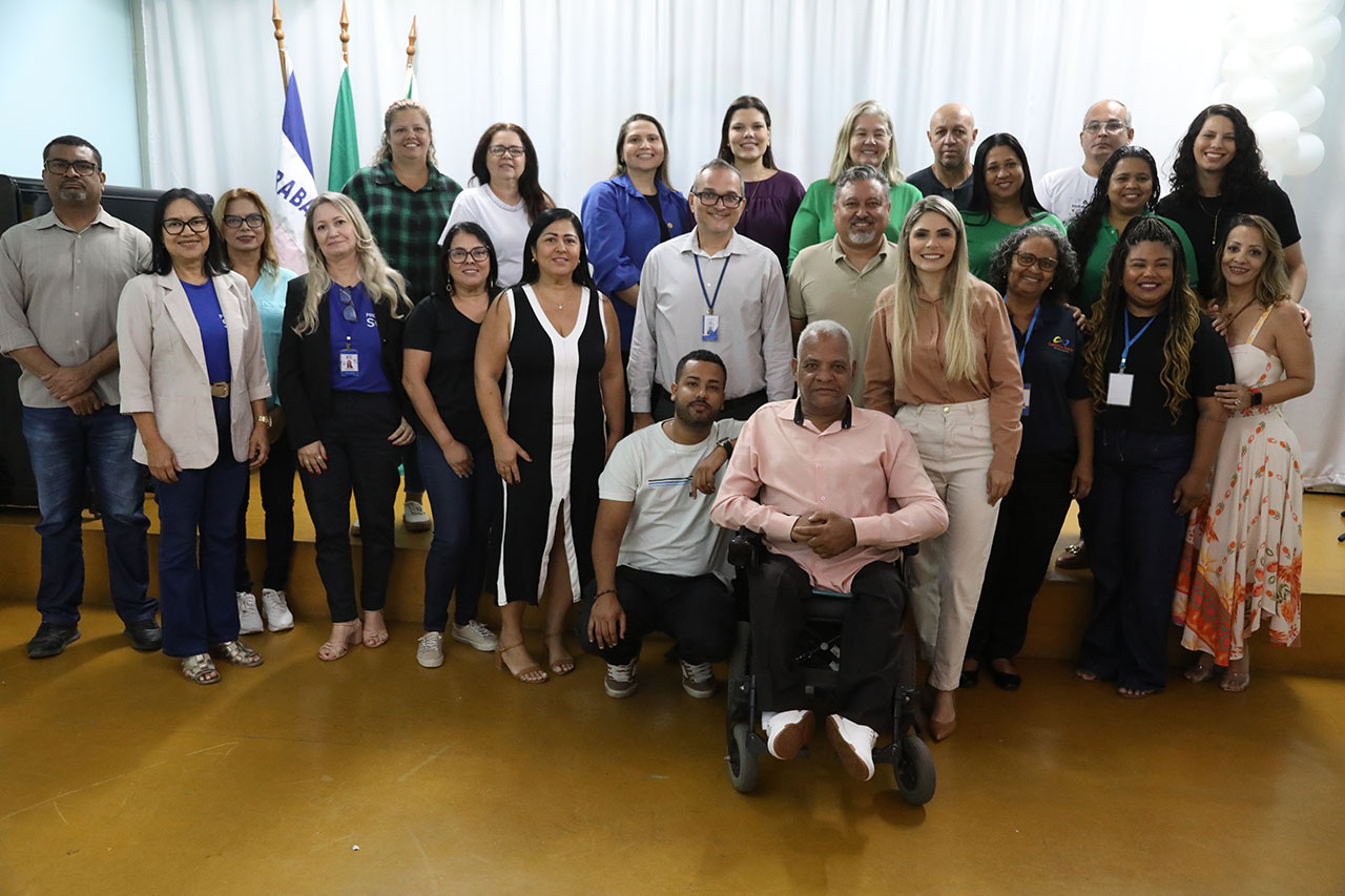 Novos membros do Conselho dos Direitos da Criança e do Adolescente de Cariacica tomam posse