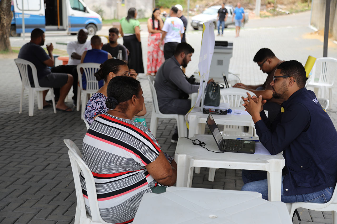 Desenvolvimento na Praça: última edição do ano levou diversos serviços ao bairro Novo Brasil