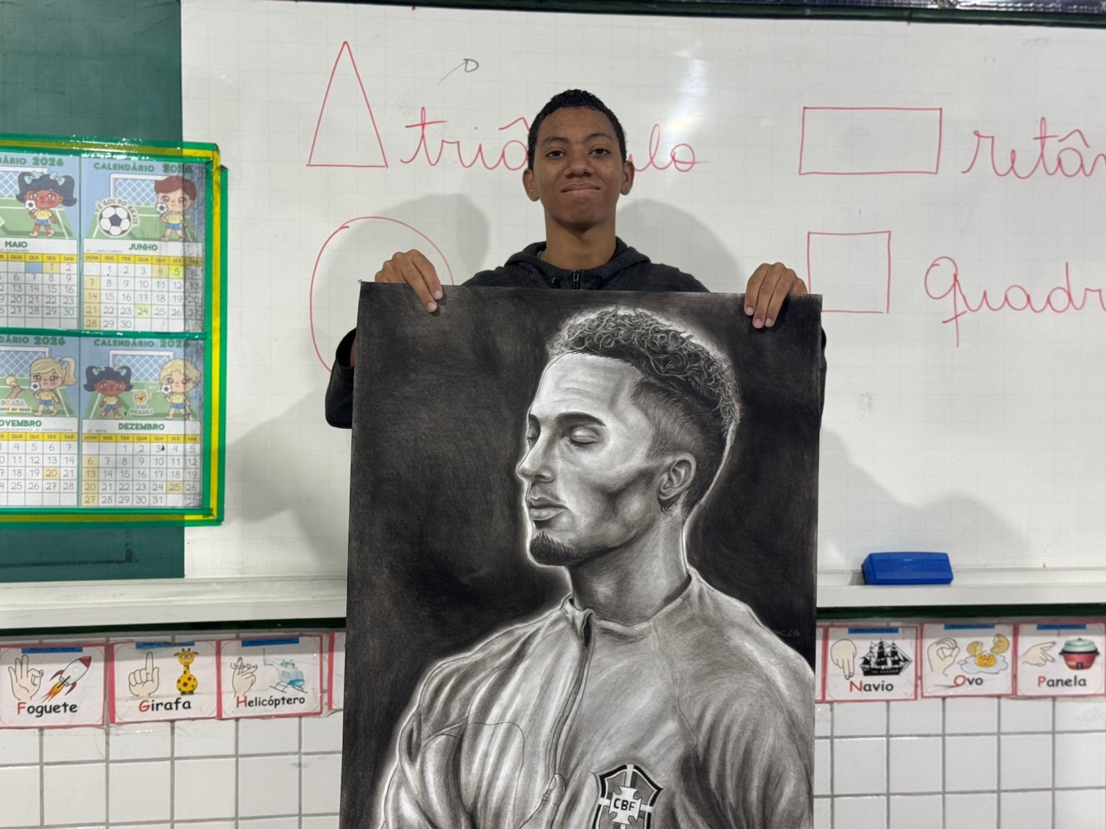 Estudante da EJA transforma paixão pelo desenho em inspiração durante a Copa do Mundo