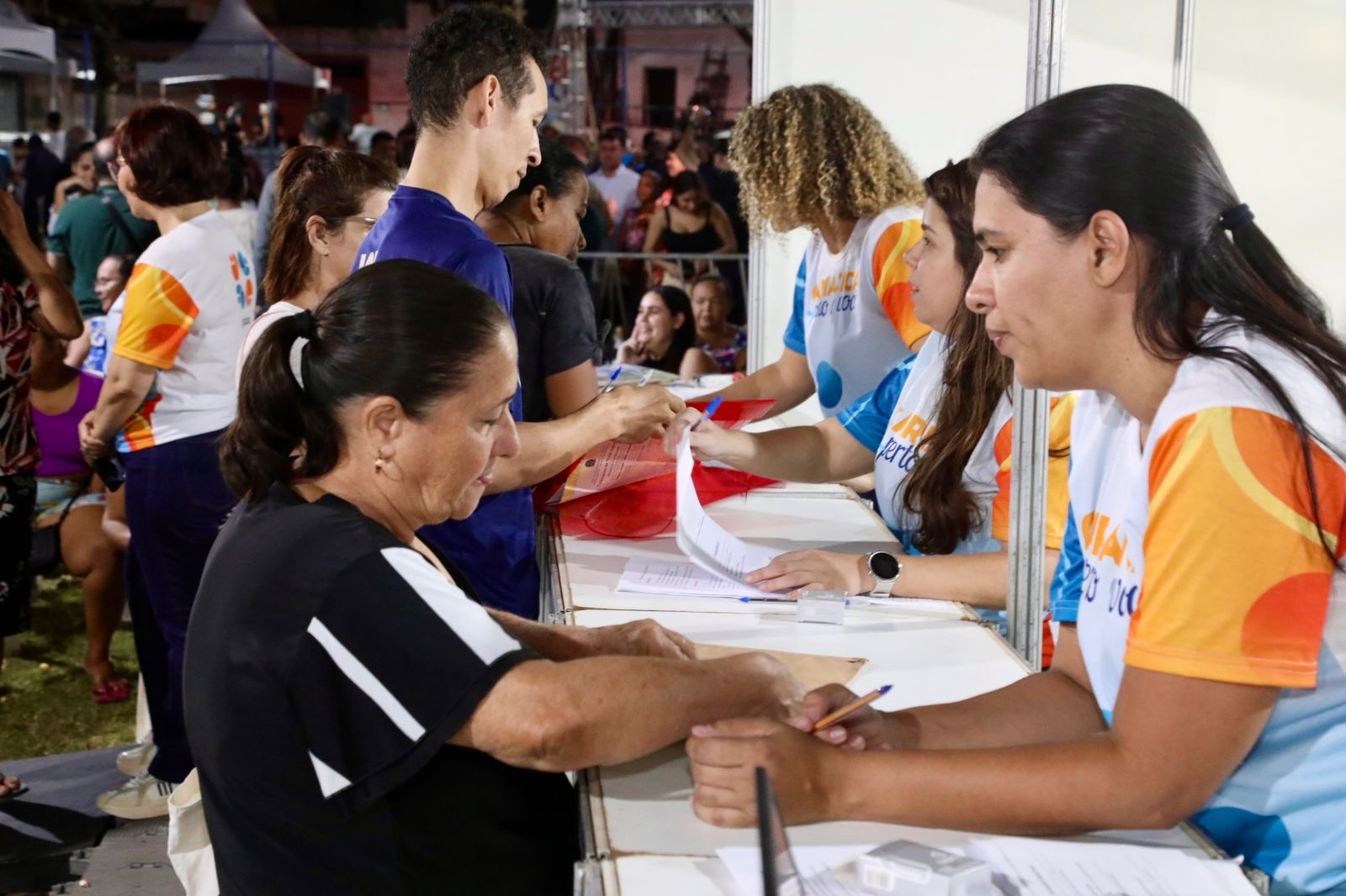 Serviços gratuitos e entrega mais de 100 escrituras durante o Cariacica + Perto de Você em Jardim Botânico