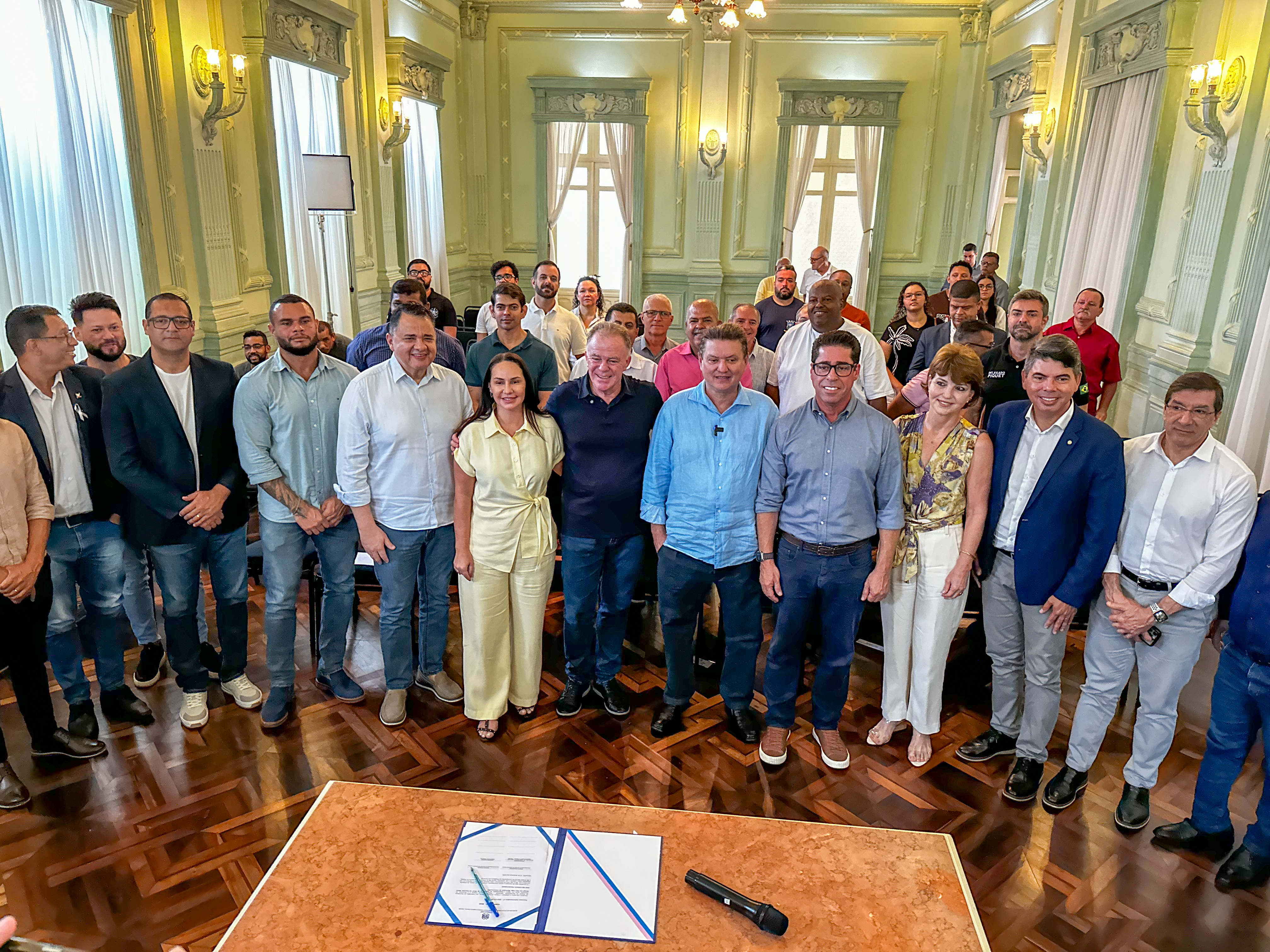 Prefeitura de Cariacica e Governo do Estado assinam convênio para implantação de passagem de nível em Alto Lage