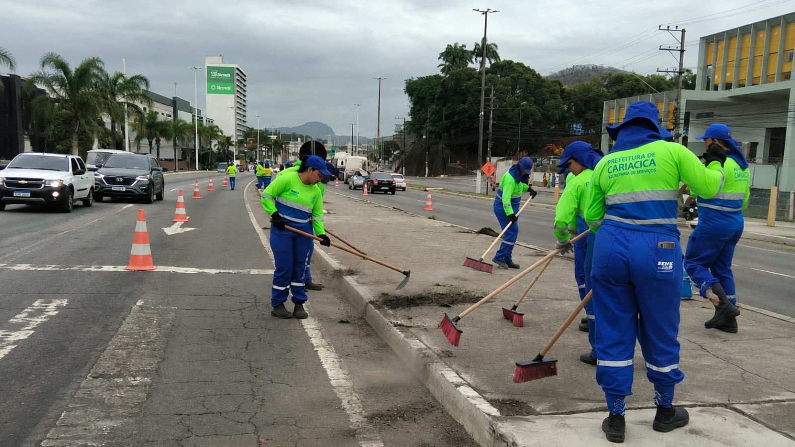 Equipes de Serviços realizam ações de limpeza em diferentes pontos de Cariacica neste sábado (22)