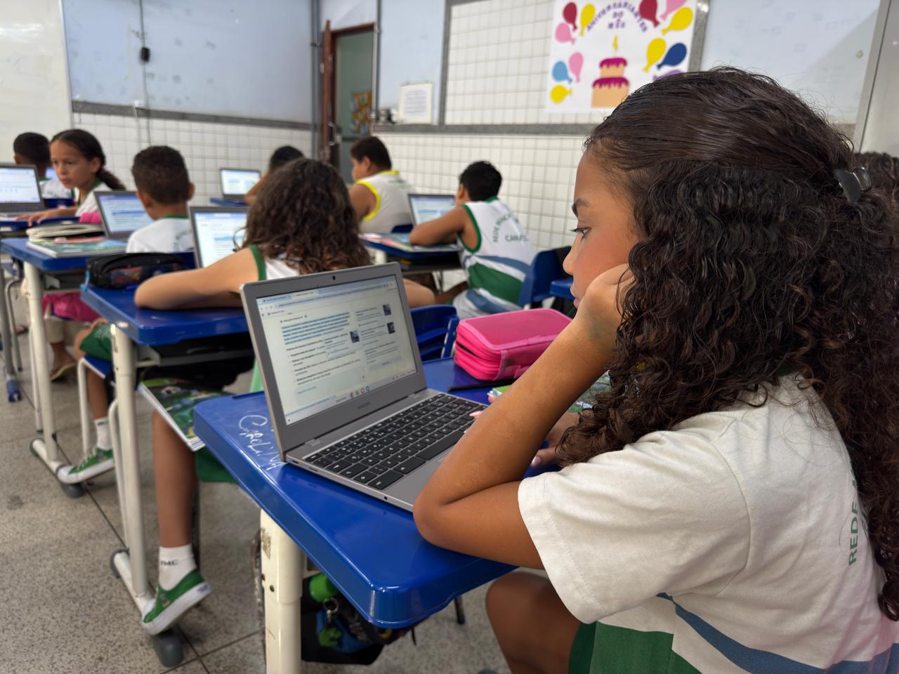 Novo material estruturado e Chromebooks transformam aprendizado em Nova Rosa da Penha