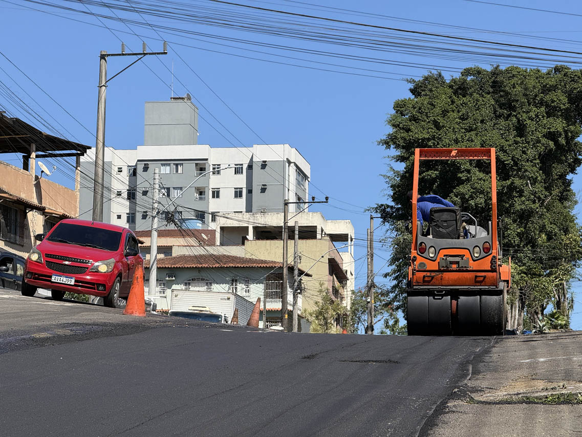 Ruas de Rio Branco, Vila Capixaba e Santa Cecília recebem recapeamento