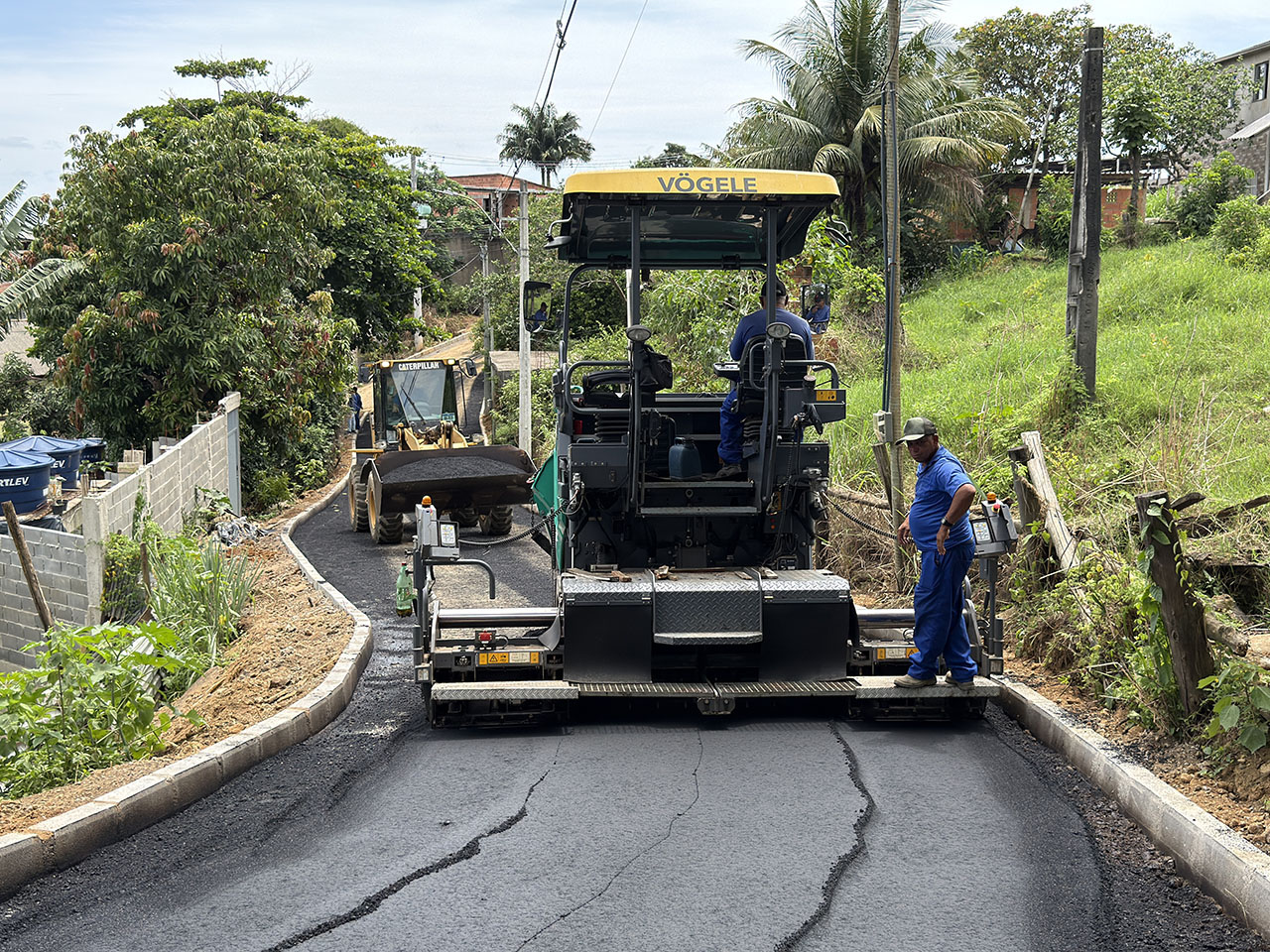  Pavimentação em diversas vias leva melhorias na mobilidade de Montes Claros