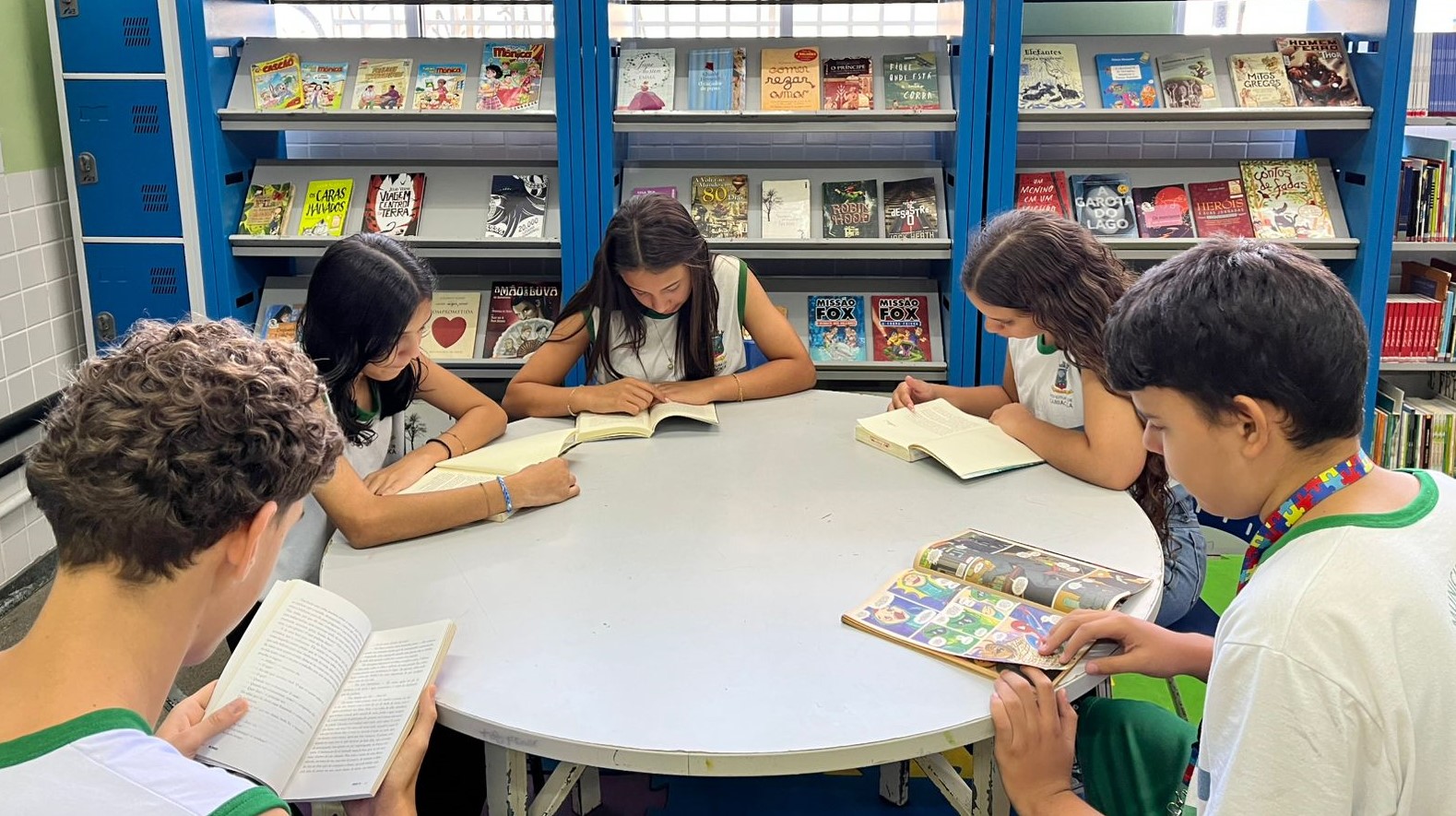 Biblioteca Municipal incentiva hábito da leitura com empréstimos de livros gratuitos 