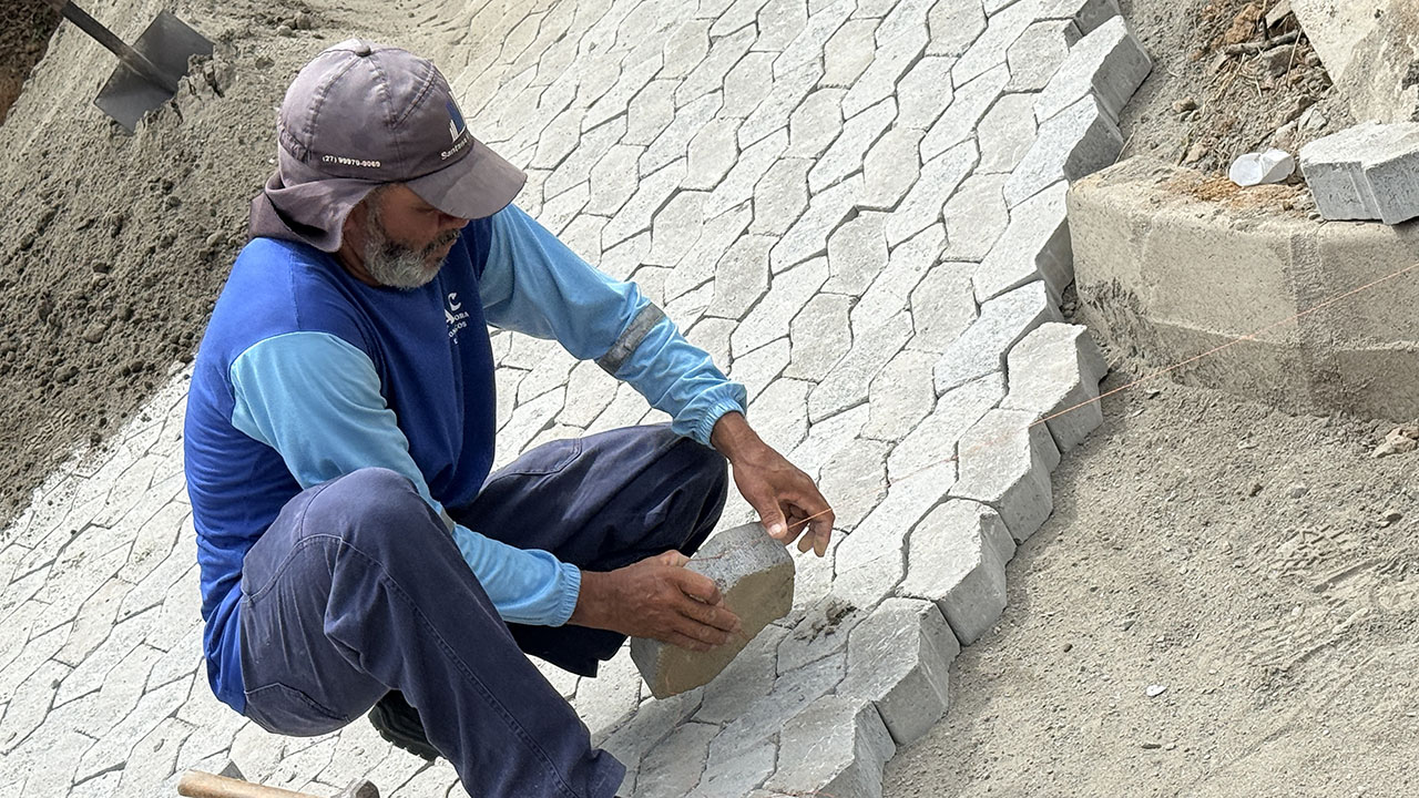 Prefeitura de Cariacica inicia obras de drenagem e pavimentação em Nova Esperança
