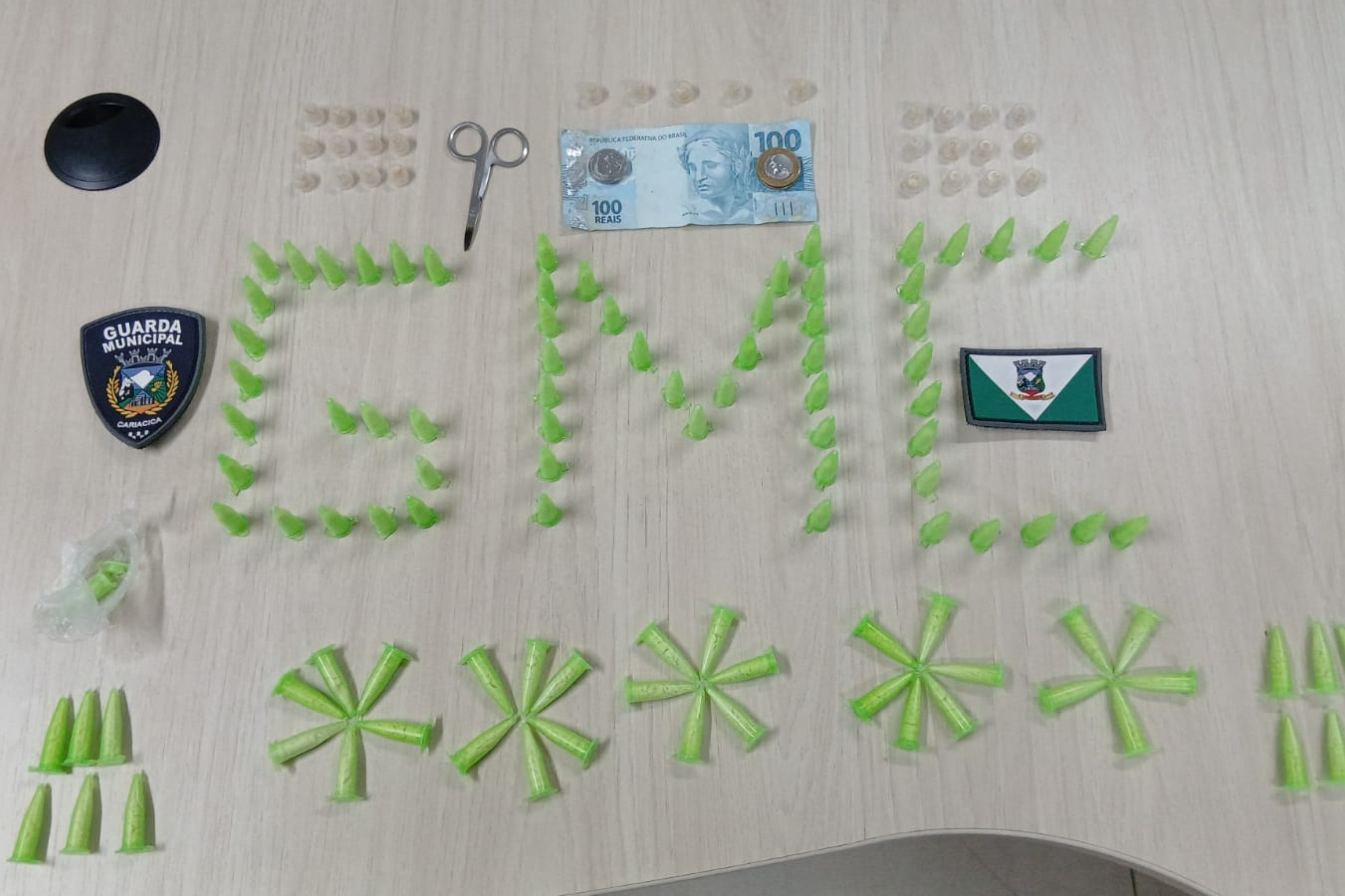 Guarda de Cariacica apreende drogas em Sotelândia com auxílio de cão policial