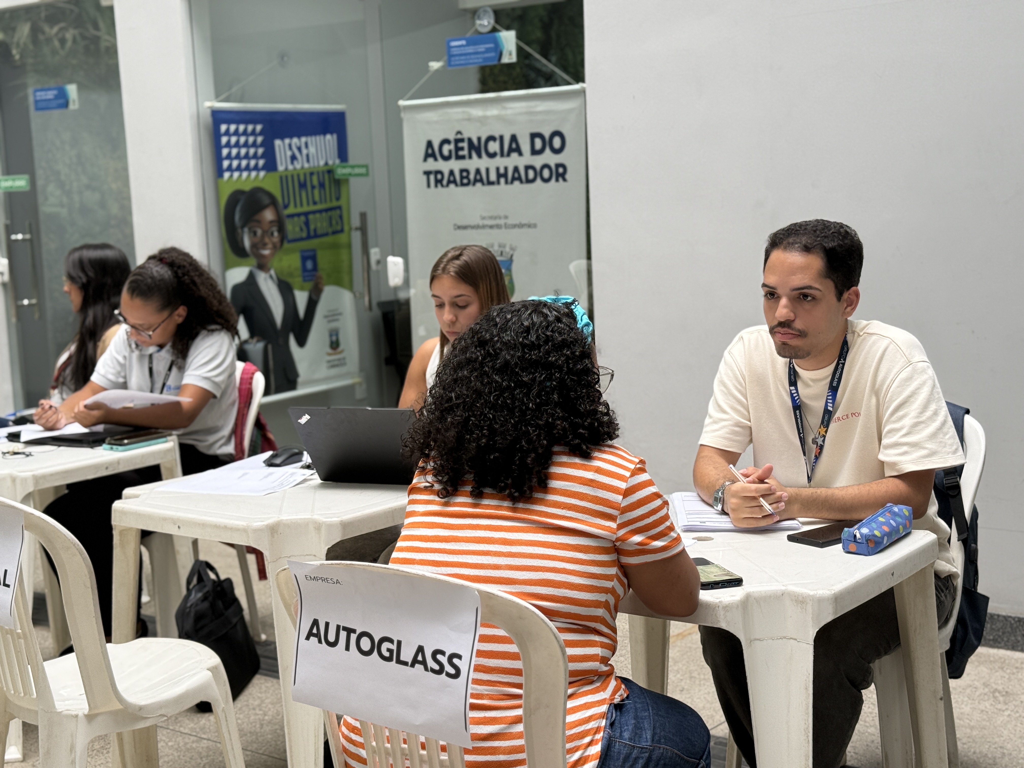 Com mais de mil vagas, mutirão gera empregos para PcDs 