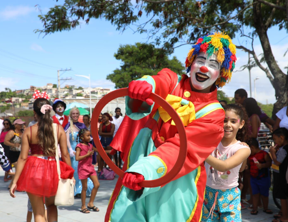 Carnaval 2024: a folia tomou conta da Nova Orla de Cariacica na matinê neste domingo (11)