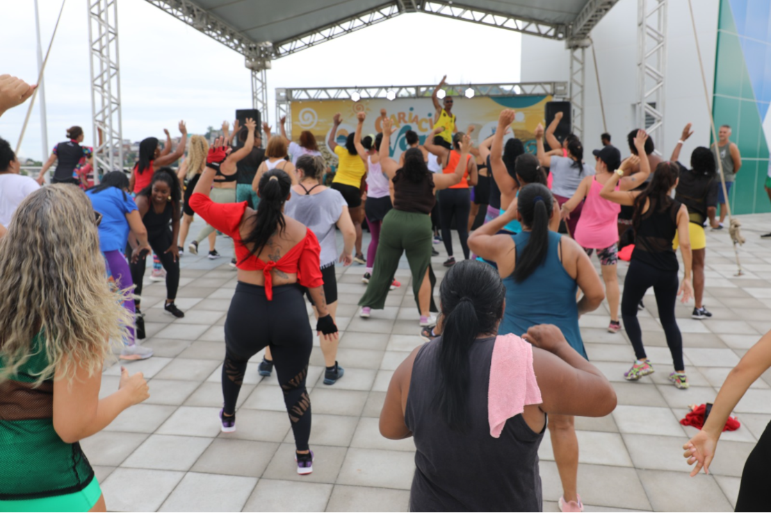 Cariacica Verão 2024: todo mundo tirando o pé do chão no aulão de ritmos