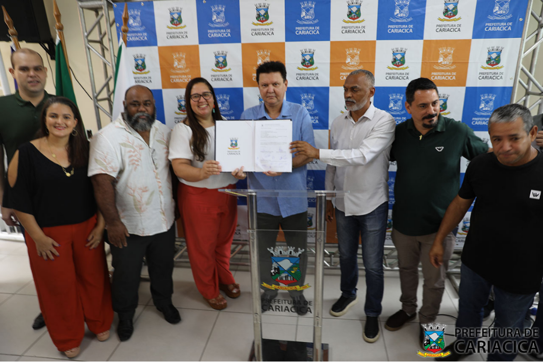 Prefeito Euclério Sampaio assina ordem de serviço para construção de quadra em escola em Nova Rosa da Penha