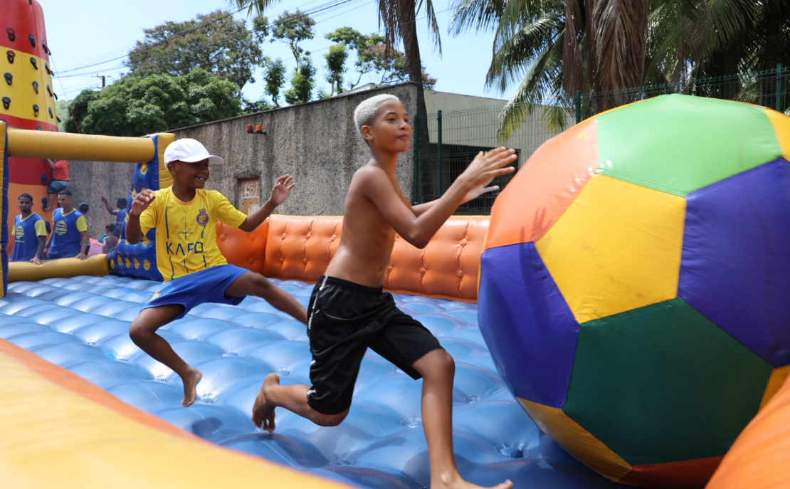Rua de Lazer: primeiro dia teve brinquedos algodão-doce e pipoca para a criançada