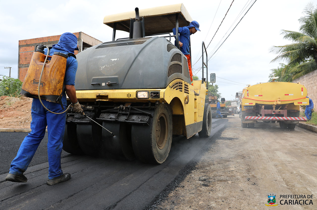 Avança obra de drenagem e pavimentação da avenida dos Camarás em Santo Antônio