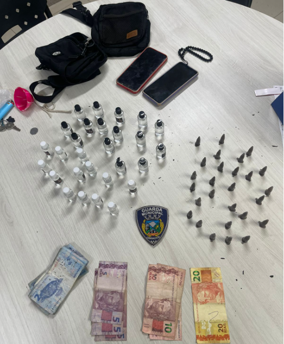 Guarda Municipal de Cariacica apreende drogas e detém dois suspeitos