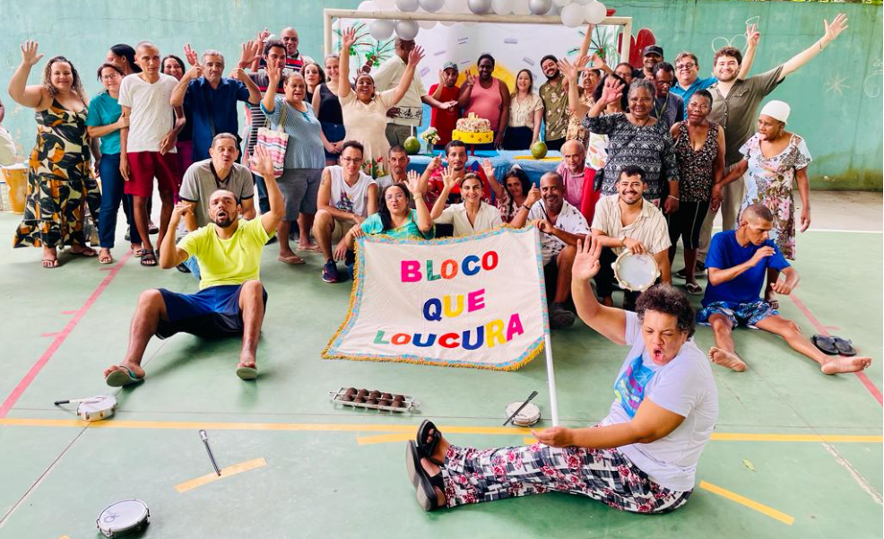Que Loucura! Bloco pela conscientização da saúde mental vai desfilar no Sambão do Povo