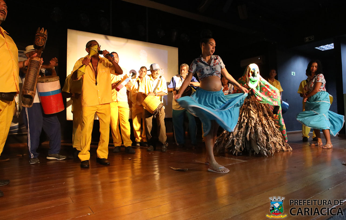 Feira dos Municípios lançamento em Cariacica teve apresentação de bandas de congo e presença do João Bananeira