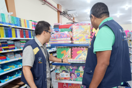 Volta às aulas: Procon de Cariacica identifica variação de até 100% no preço de material escolar 