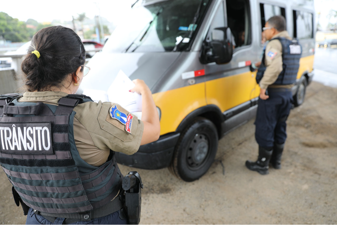 Trânsito realiza vistoria em transportes escolares 