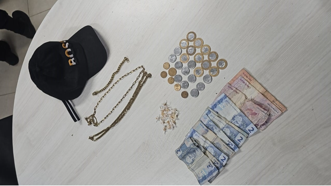 Guarda Municipal de Cariacica apreende drogas com indivíduo com mandado de prisão por assalto