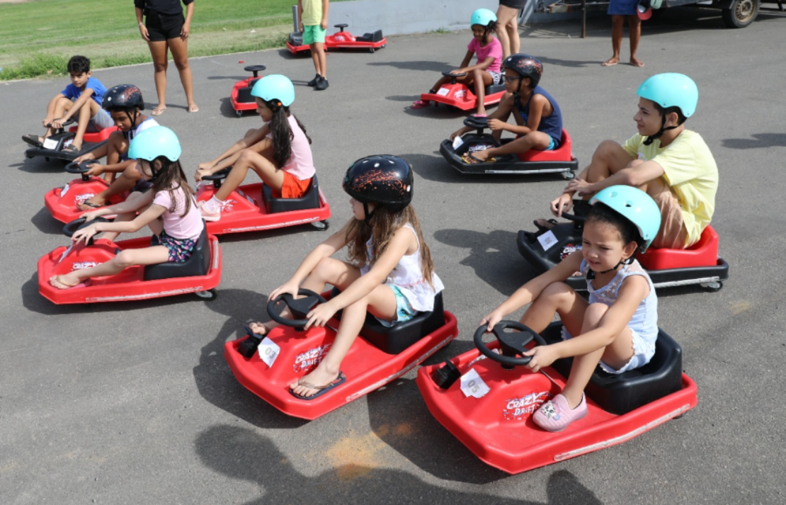 Corrida de Drift Kart faz a alegria das crianças na Estação Cidadania-Esporte neste sábado (13)