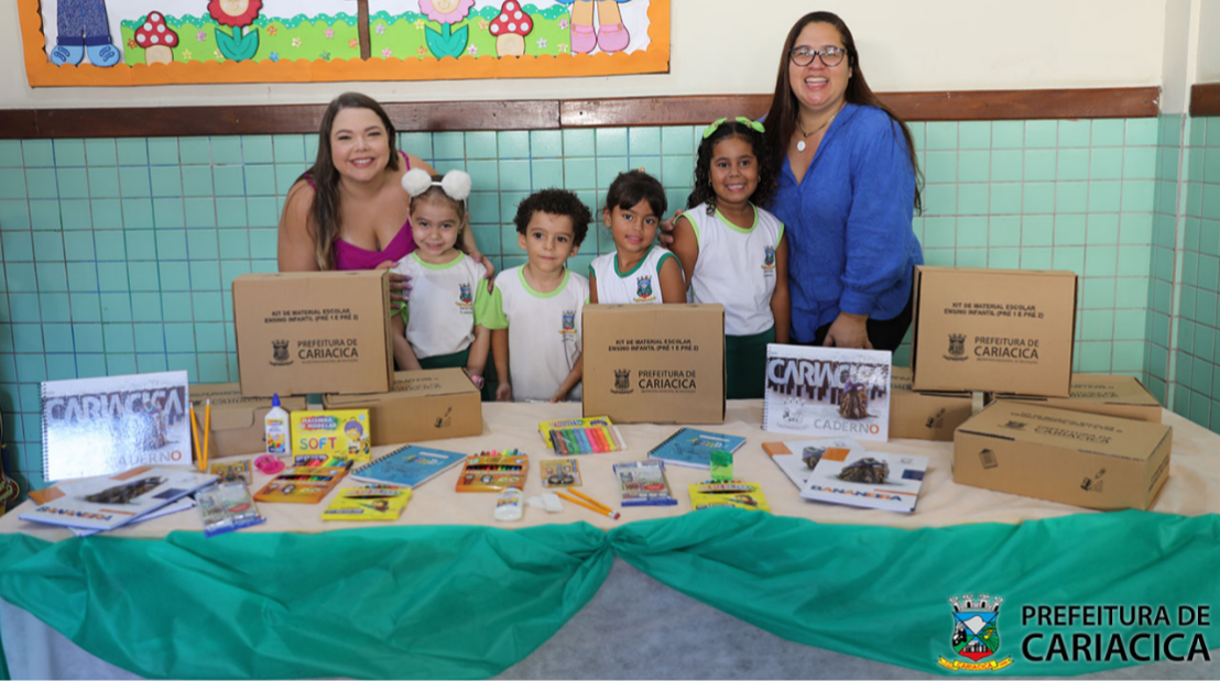 Alunos da educação infantil de Cariacica começam a receber kits escolares para aprendizagem