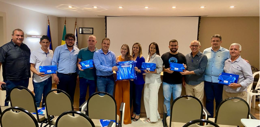 Cariacica recebe notebooks e tablets conquistados no 2º Prêmio Boas Práticas Senador Gerson Camata da Amunes