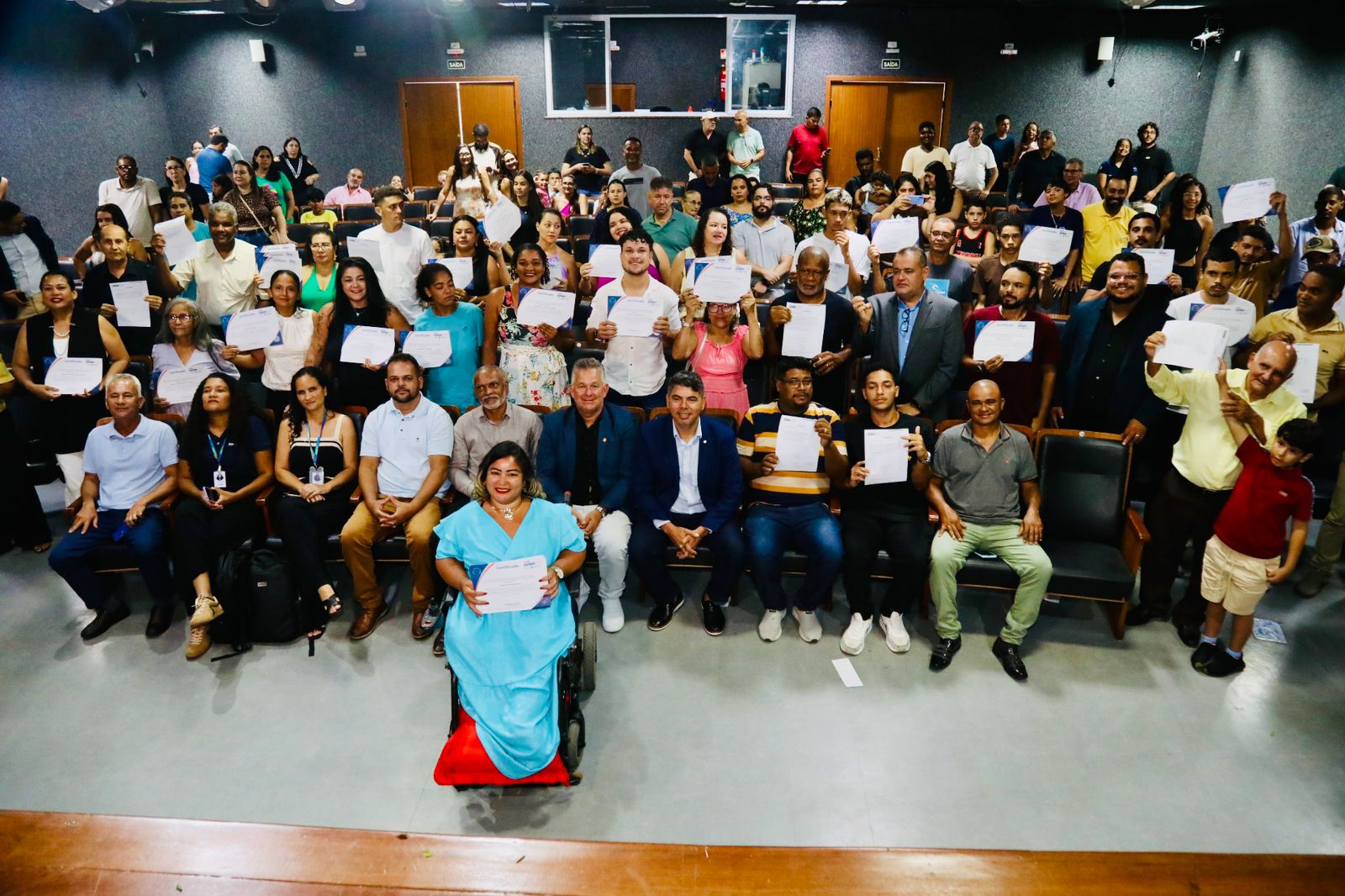 CariaciCapacita: formatura marca a entrega de certificados para primeira turma do programa