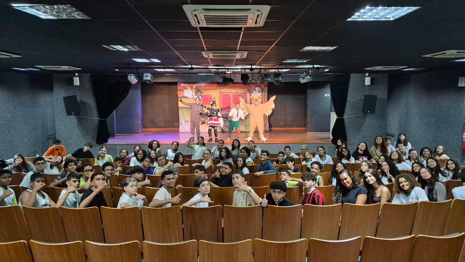 Curta a Quarta promove conscientização sobre cuidados com o meio ambiente durante peça teatral
