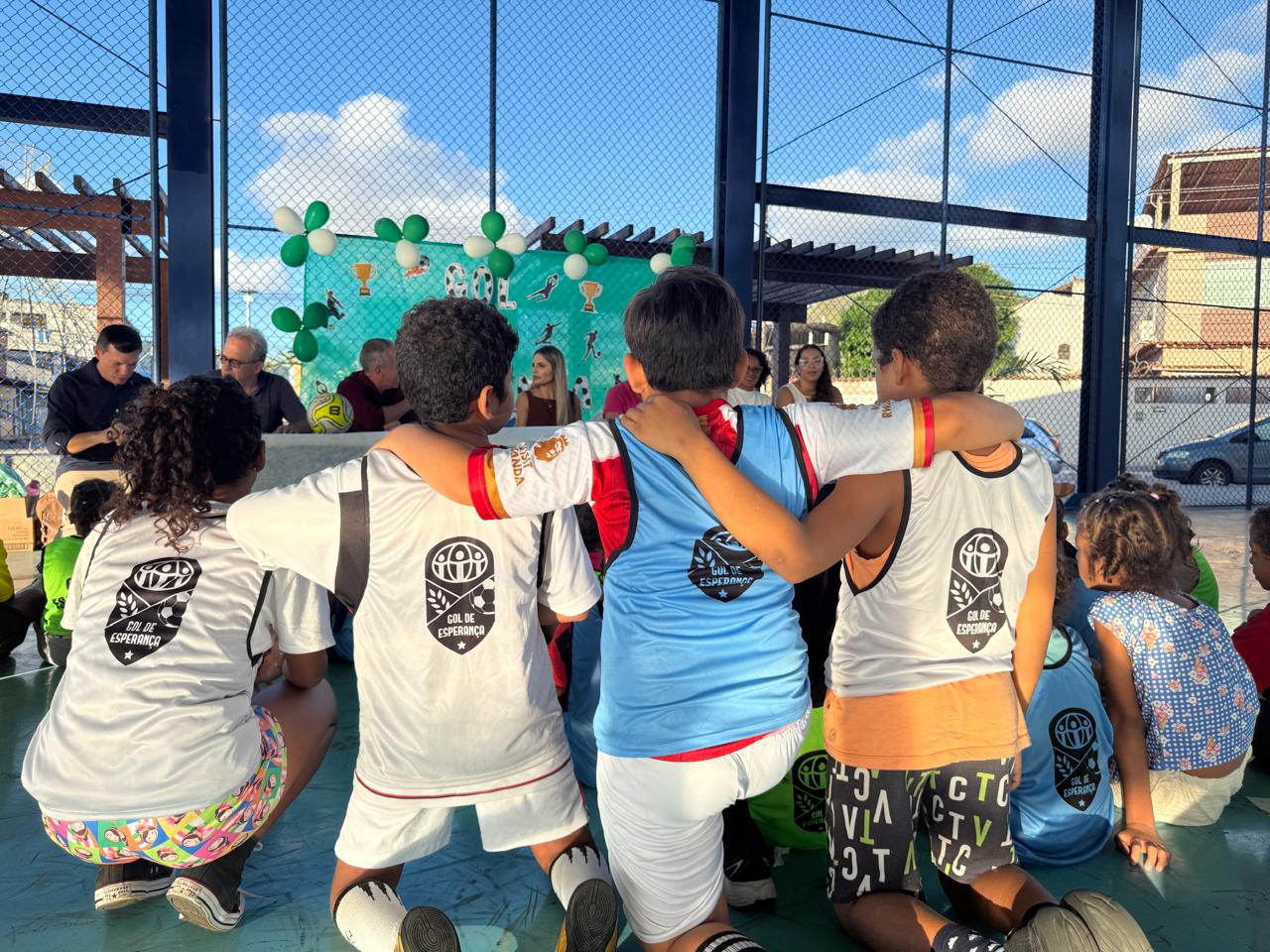 Projeto Gol de Esperança leva esporte gratuito a crianças de Cariacica