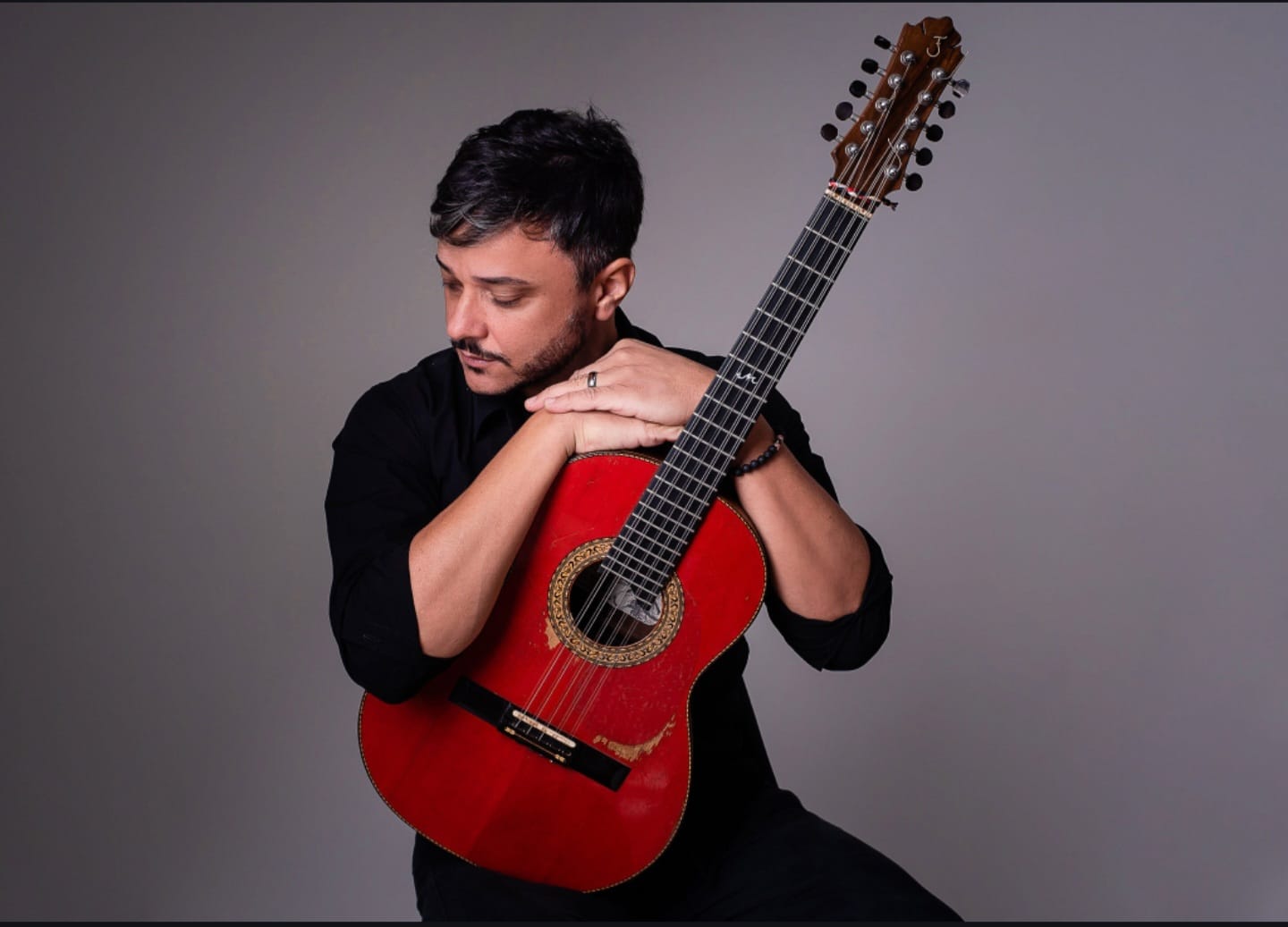 Cariacica recebe oficinas de viola caipira e concerto gratuito com Arnaldo Freitas