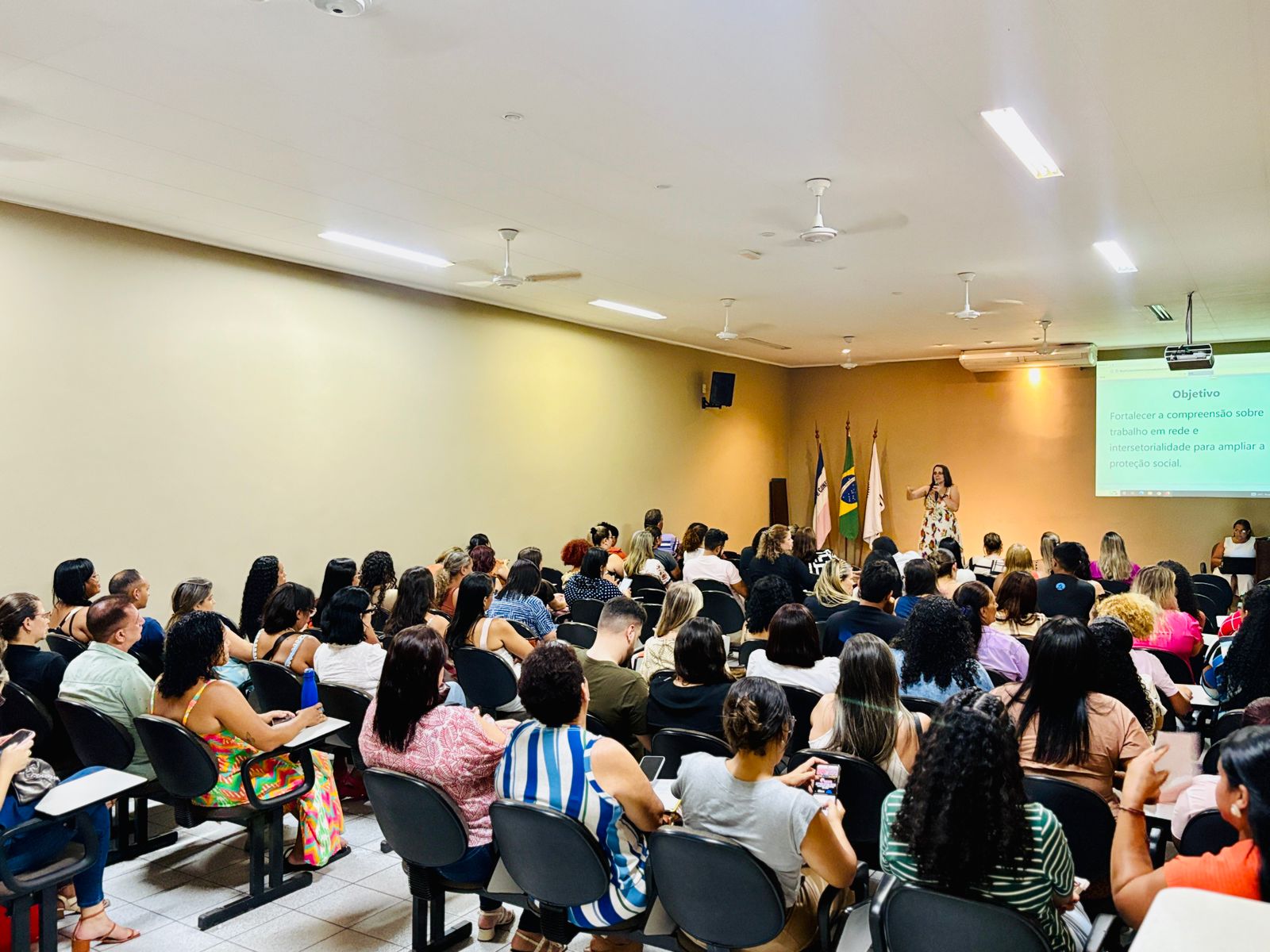 Proteção social para crianças e adolescentes é tema de formação para profissionais da Assistência Social