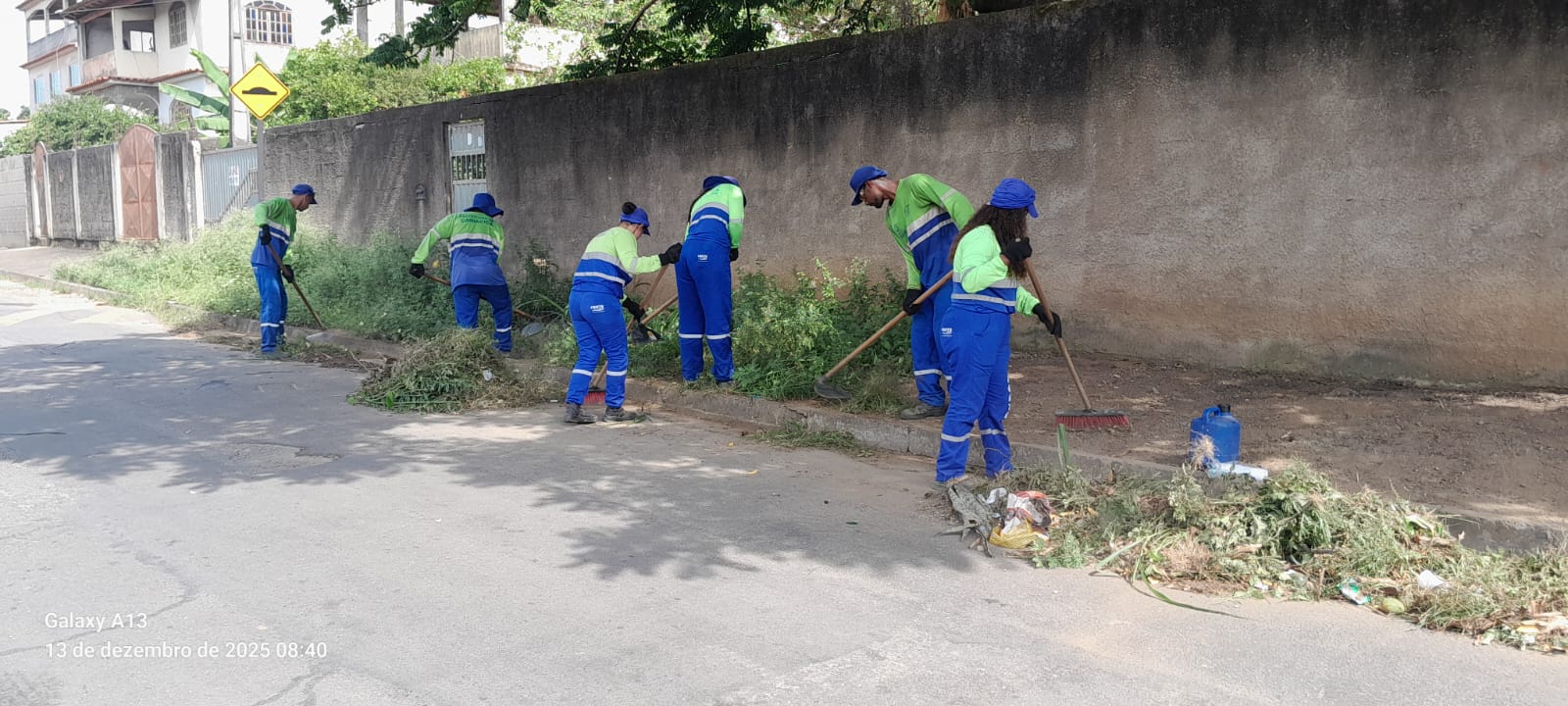 Prefeitura realiza ações de limpeza em vários pontos de Cariacica neste sábado (13)
