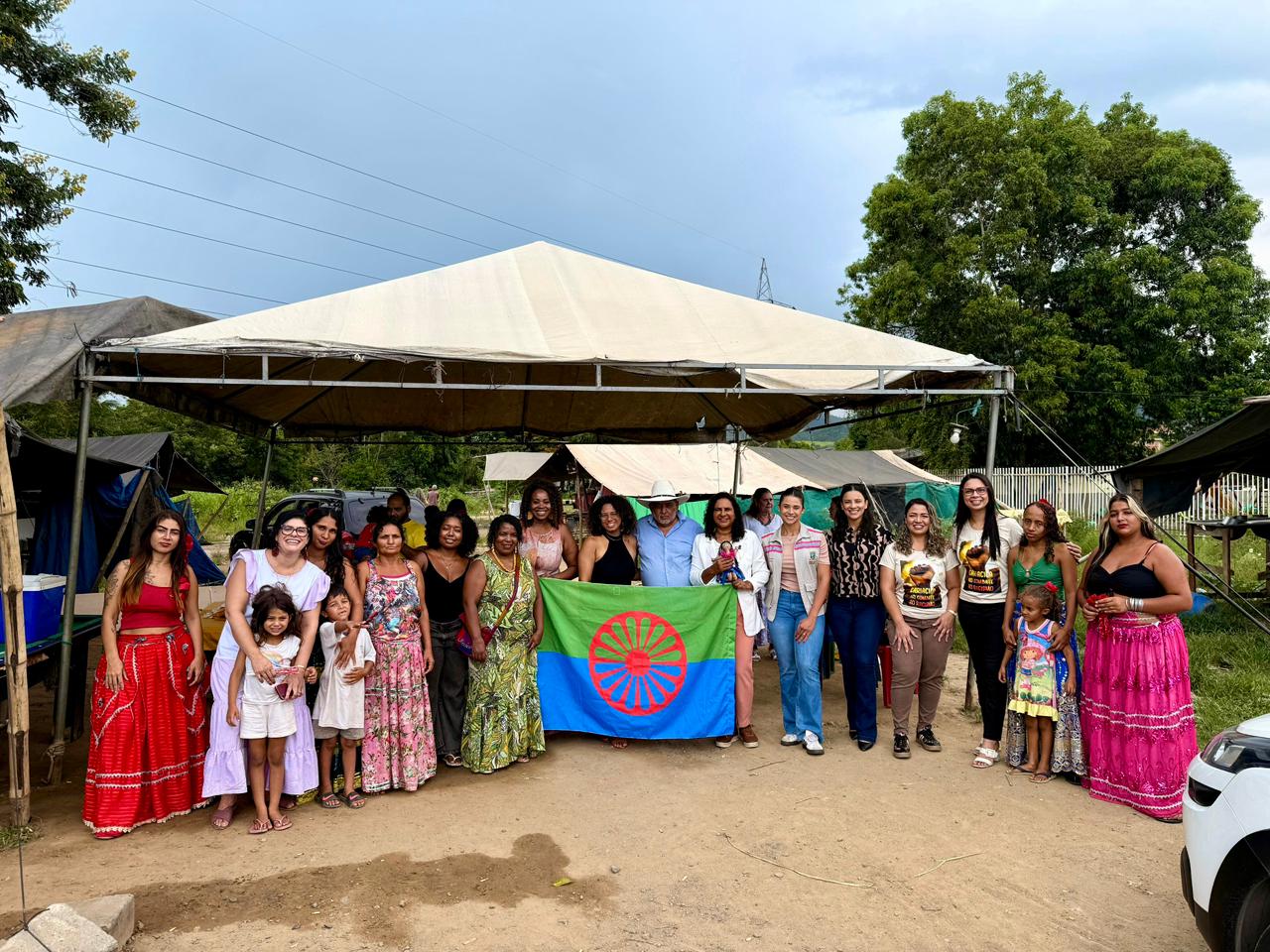Dia Nacional da Mulher Cigana é comemorado com oficina de costura e empreendedorismo em Cariacica